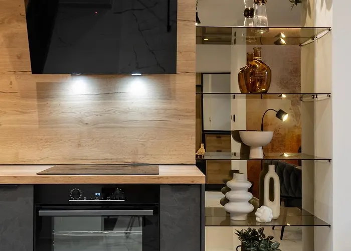 Brand New*city Centre Apart. Kirby